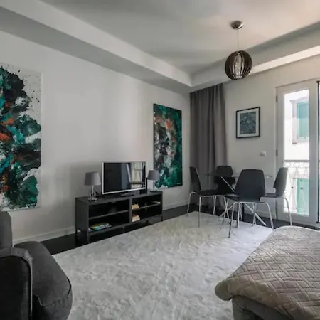 Artist Loft - Modern In Historic Old Town Funchal (Madeira)
