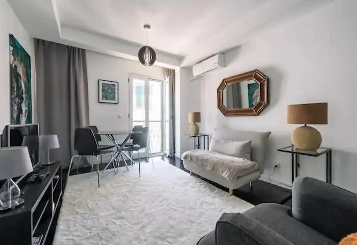 Artist Loft - Modern In Historic Old Town Apartament