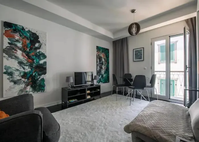Artist Loft - Modern In Historic Old Town Funchal (Madeira)