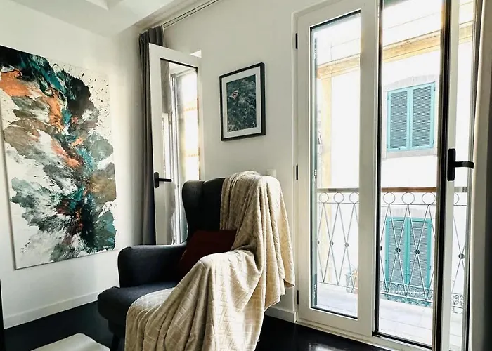 Artist Loft - Modern In Historic Old Town