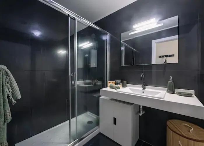 Artist Loft - Modern In Historic Old Town Apartament *