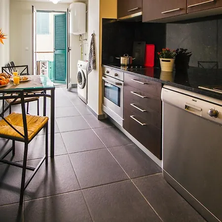 Artist Loft - Modern In Historic Old Town Funchal (Madeira)