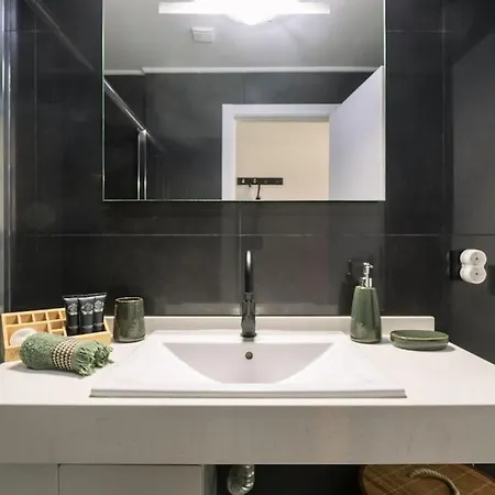 Artist Loft - Modern In Historic Old Town Lägenhet *